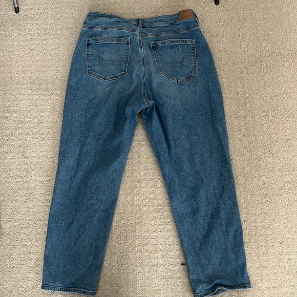 AE Mom Jean - Picture 2 of 7